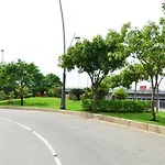 M-H Apartment Hotel